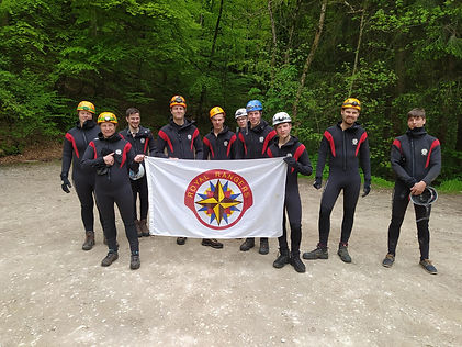 Gruppenbild Falkensteiner Höhle.jpeg