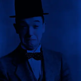 Credere-alle-maschere_cStan-Laurel.webp
