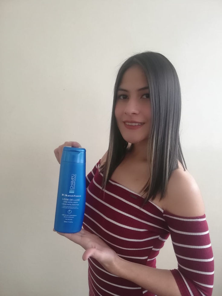 foto modelo champu.jpeg