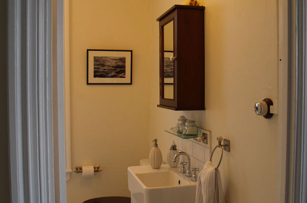 Bathroom1.jpg