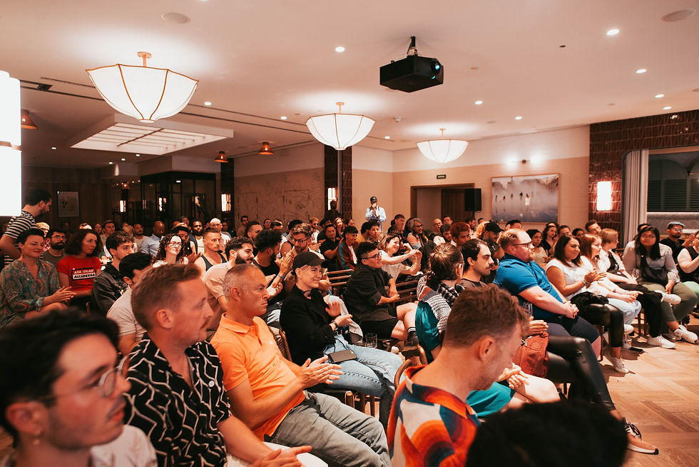 Two attendees at a WCS event getting to know each other.