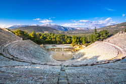 Le-Theatre-dEpidaure-en-Grece