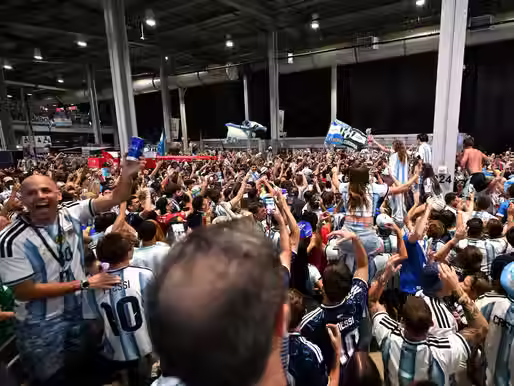 CUATRO DETENIDOS DURANTE LOS FESTEJOS POR EL TRIUNFO DE ARGENTINA EN EL MUNDIAL