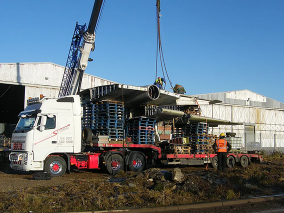 Offloading the Canberra PR.9 bomber jet XH131 with Beatties' Crane outside Hangar 1 at the Ulster Aviation Society in December 2010
