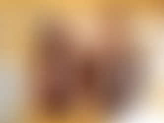 La cerveza light con más sabor para compartir con amigos protagonizada por Karla Souza y Luis Gerardo Méndez.