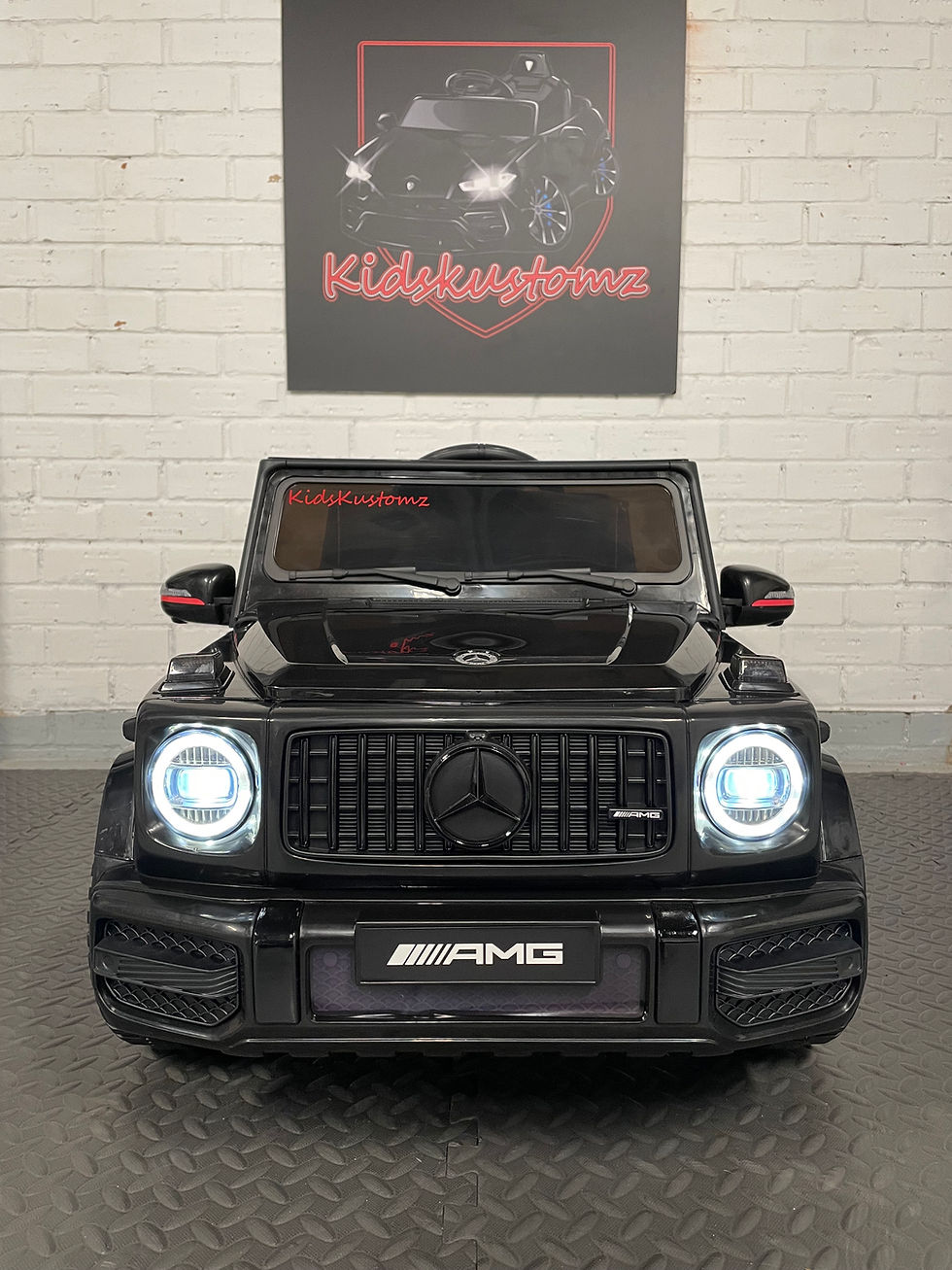 Thumbnail: Mercedes G63 AMG 1 Seater Black- 12V Electric Ride On