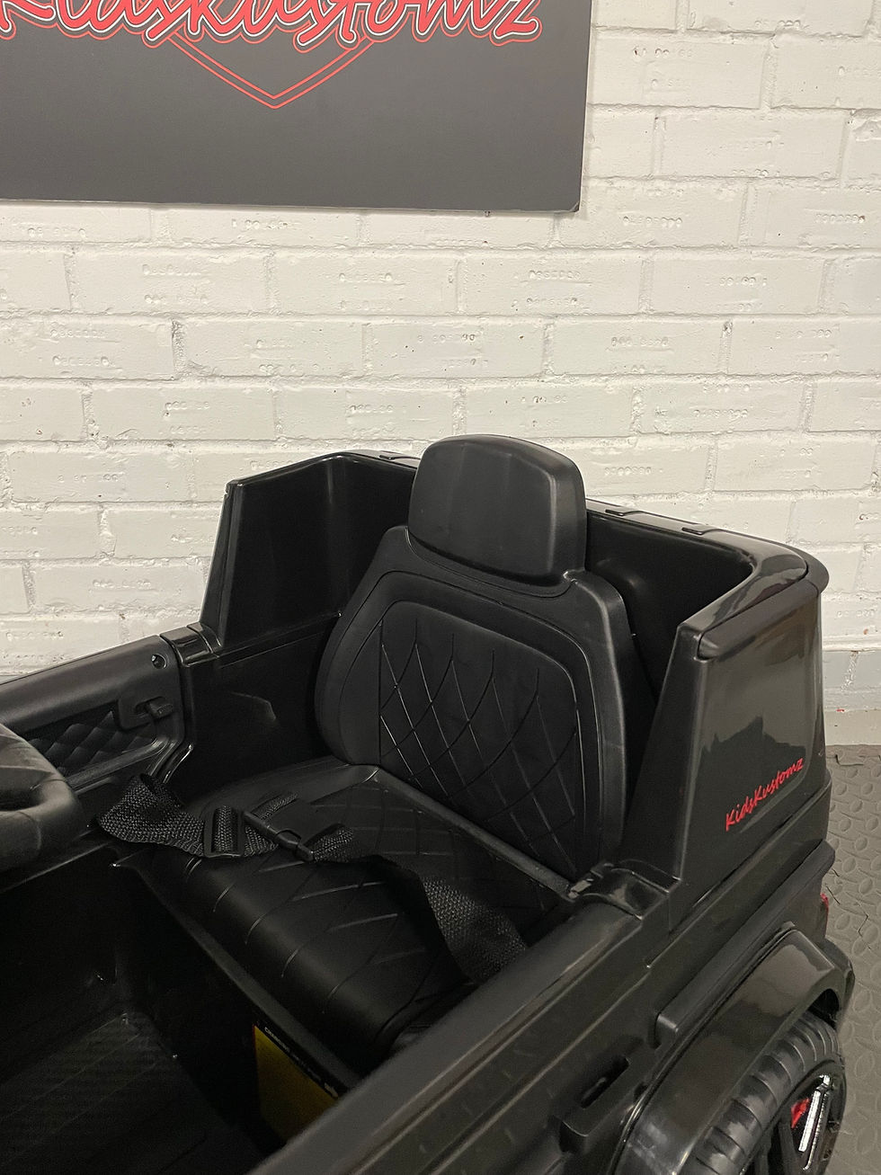 Thumbnail: Mercedes G63 AMG 1 Seater Black- 12V Electric Ride On