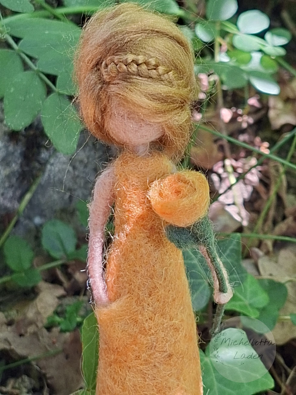 Miniaturbild: Solea- das Blumenmädchen der orangen Blumen