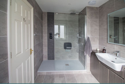 Modern Grey Bathroom, Freeman Architecture