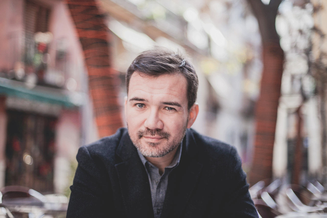 luis-serrano-alarcon-48.gif