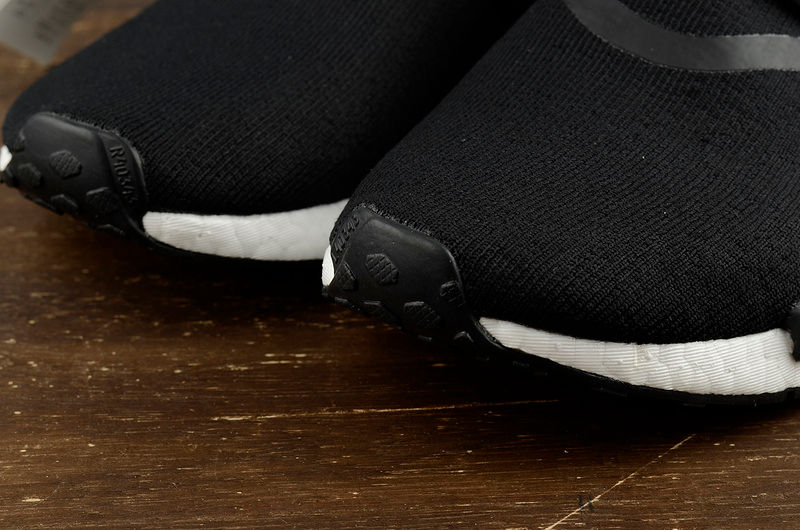 Thumbnail: Adidas NMD x GUCCI black/white bee (custom)