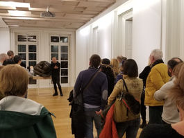 A LOOK BETWEEN A AND B (2019)