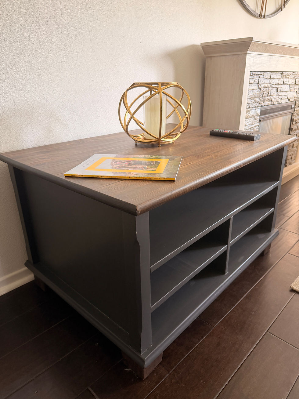 Thumbnail: Double Sided Coffee Table
