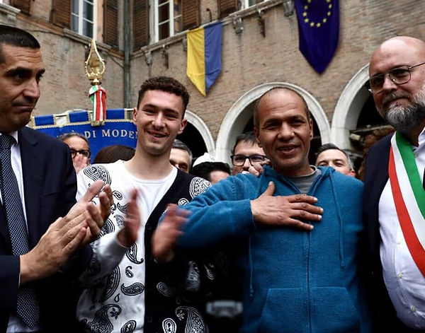 Manifestazione in Piazza Grande dopo la strage di via Emilia - Modena 17 maggio 2026.jpg