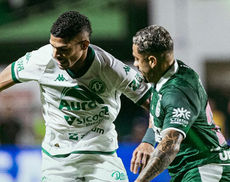 Chapecoense vence o Goiás, fora de casa, e fica mais perto da Série A do Campeonato Brasileiro de futebol