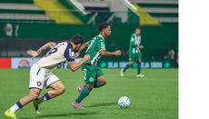 Chapecoense perde em casa para o Remo, com gol contra, em duelo da zona de rebaixamento