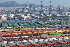 Exportações da China saltam 14,1% impulsionadas pelo boom de IA