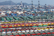 Exportações da China saltam 14,1% impulsionadas pelo boom de IA