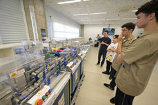 Vagas de emprego para jovem aprendiz crescem quase 35% em Santa Catarina em 2025