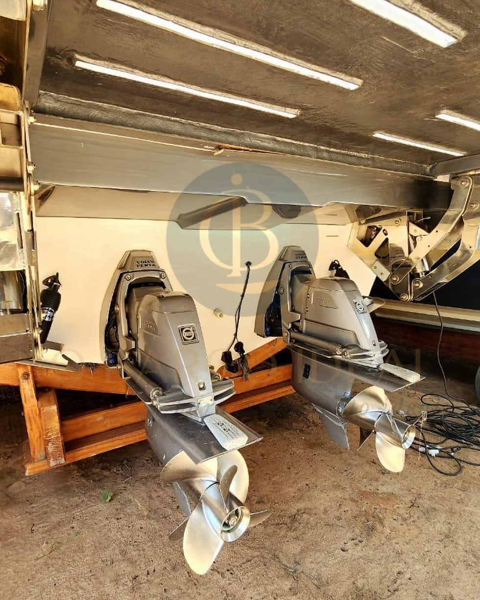 Miniatura: Triton 370