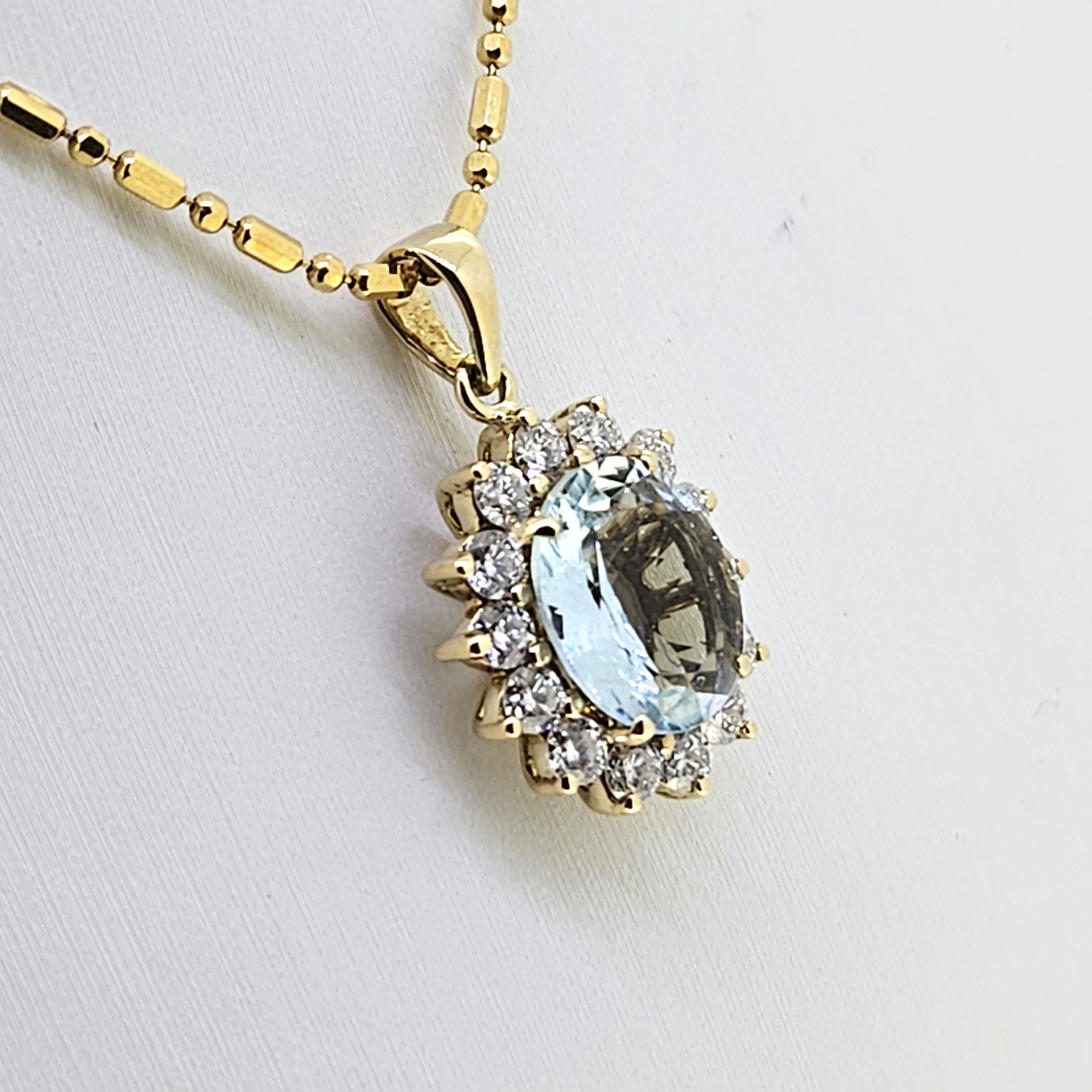 Aquamarine and Diamond Pendant D1.40 Aq3.5