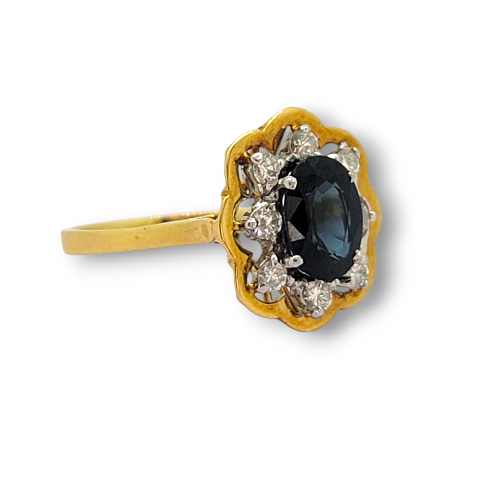 Sapphire and Diamond Cluster Ring 18k