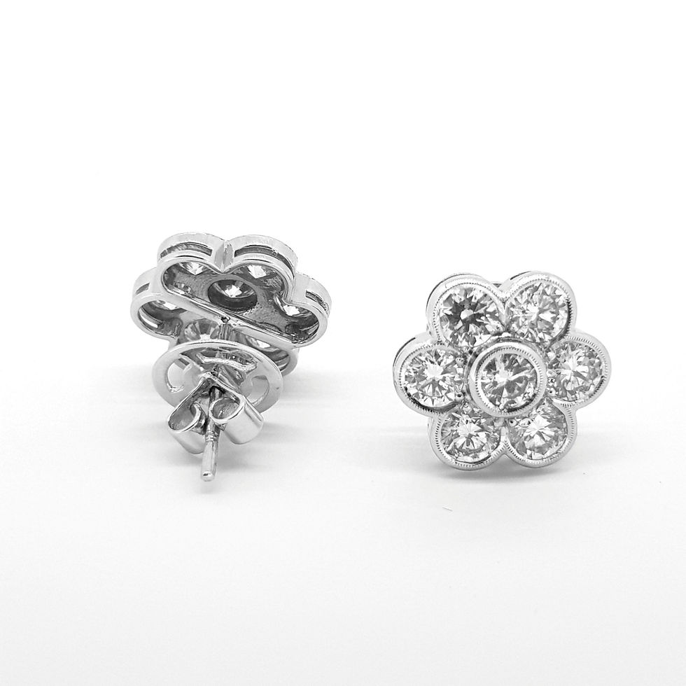 Thumbnail: Daisy diamond cluster stud earrings 3.0cts