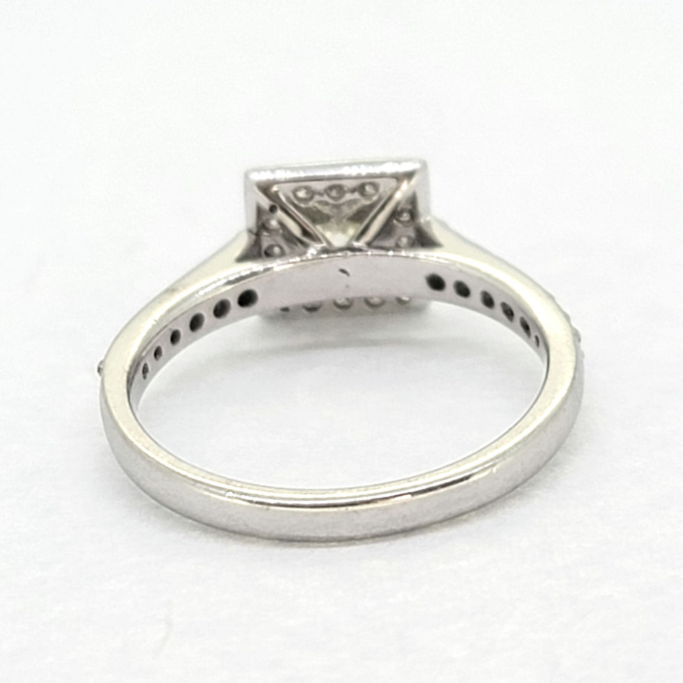 Thumbnail: Princess cut diamond ring Centre 0.52