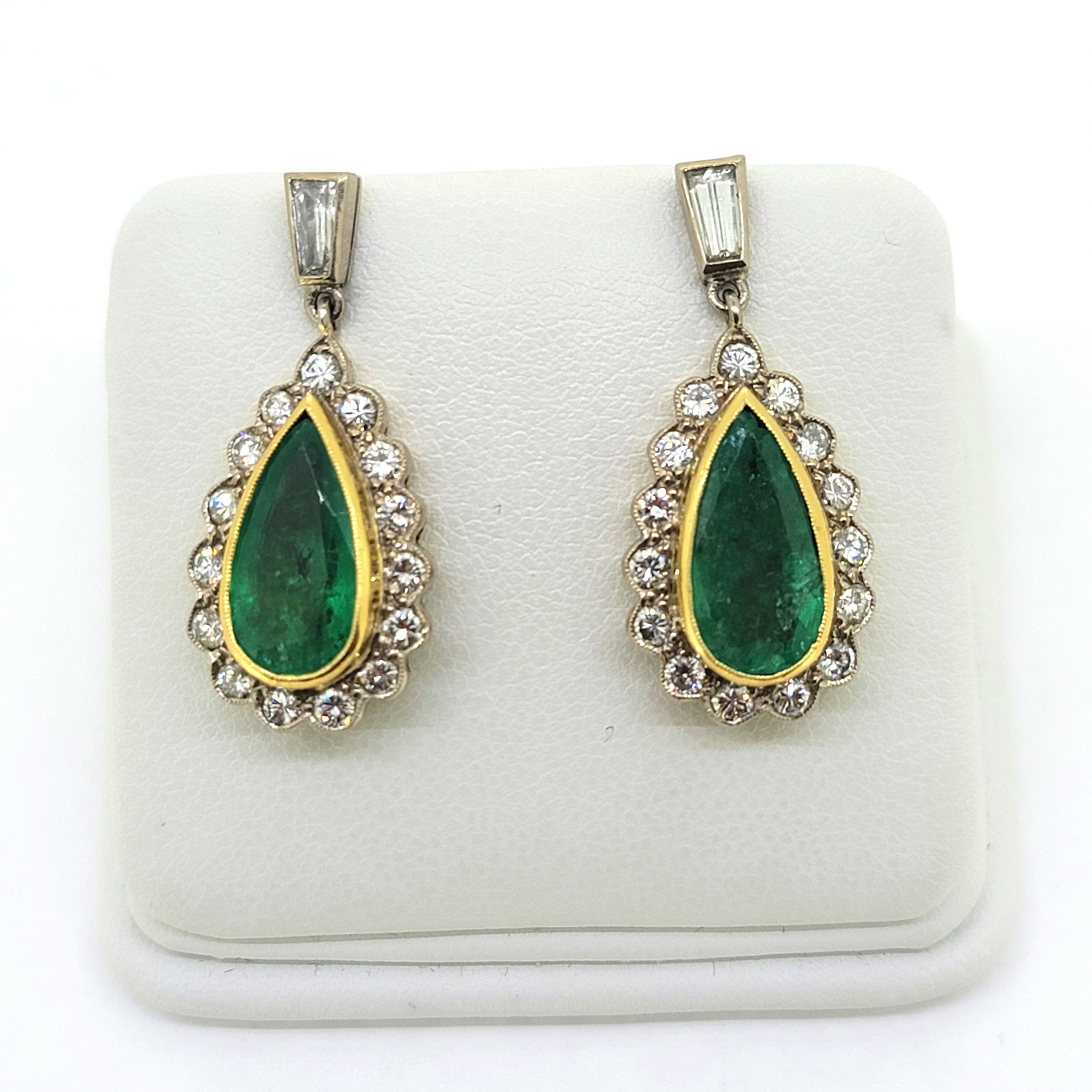 Emerald And Diamond drop earrings est D2.0 est Em2.50
