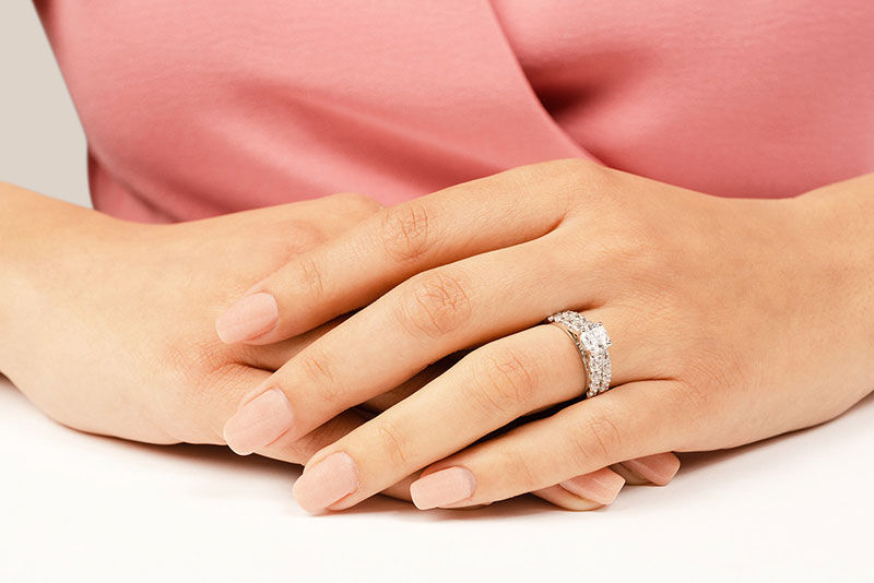 Thumbnail: Buchonas Se Casan También Bridal Set