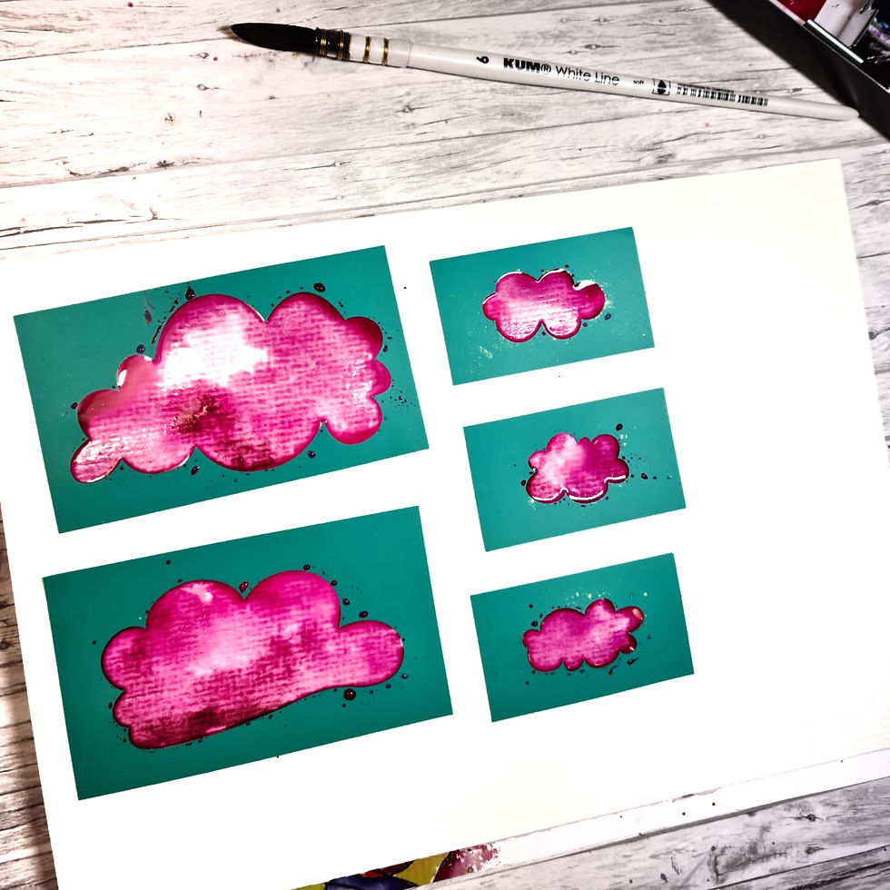 Miniatura: Semplici nuvole di stencil colorate