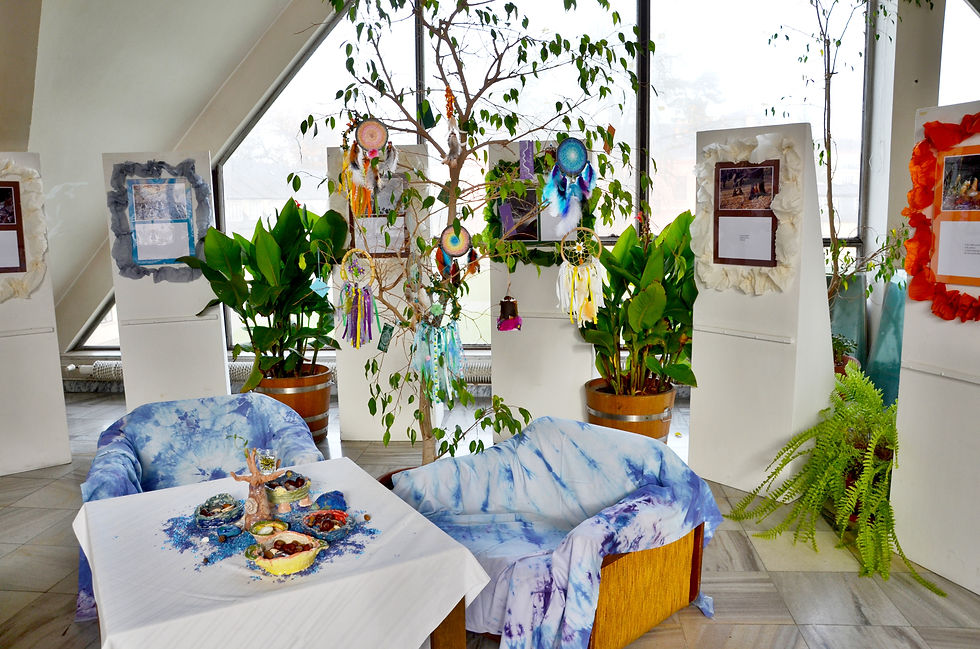 výstava v patře jižního křídla DK