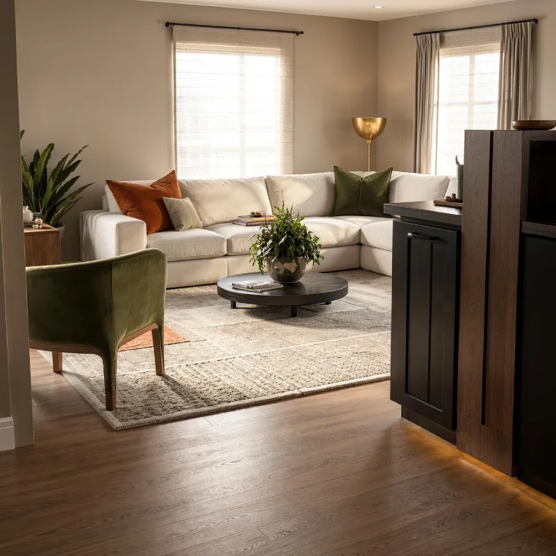 Render con IA de ángulo amplio de la zona de estar principal de la casa familiar, que muestra la distribución, la iluminación y la elección de materiales, creado con ArchiVinci.