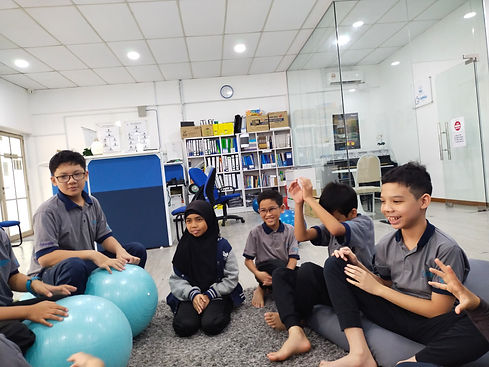 Foto pelajar happy 1.jpeg