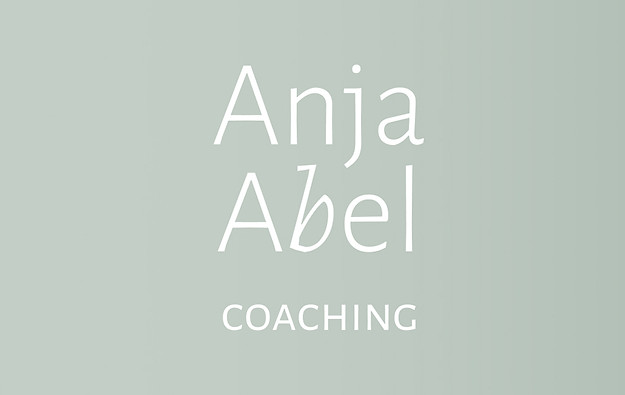 Bild von Anja Abel mit Beschriftung, zertifizierter Gesundheits- und Resilienzcoach