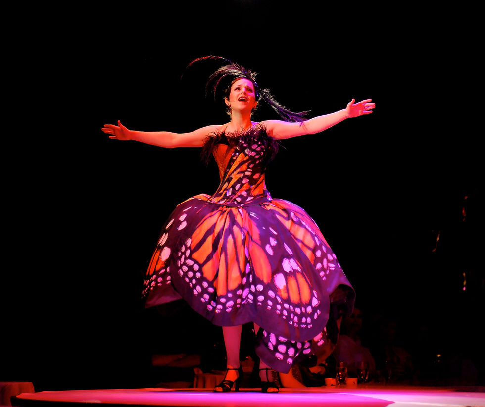 Rachel DeShon in Luly Yang
