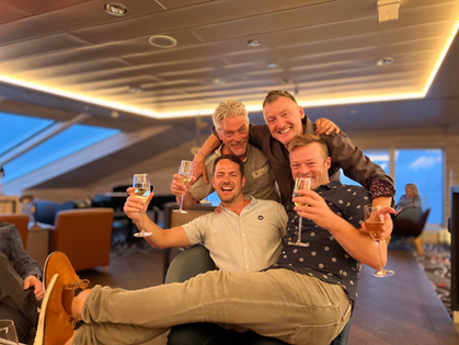 HX Hurtigruten Pole to Pole