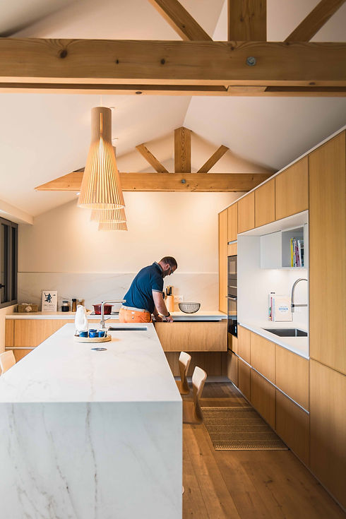 photographe-immobilier-Fougeres-cuisine-bois.jpg