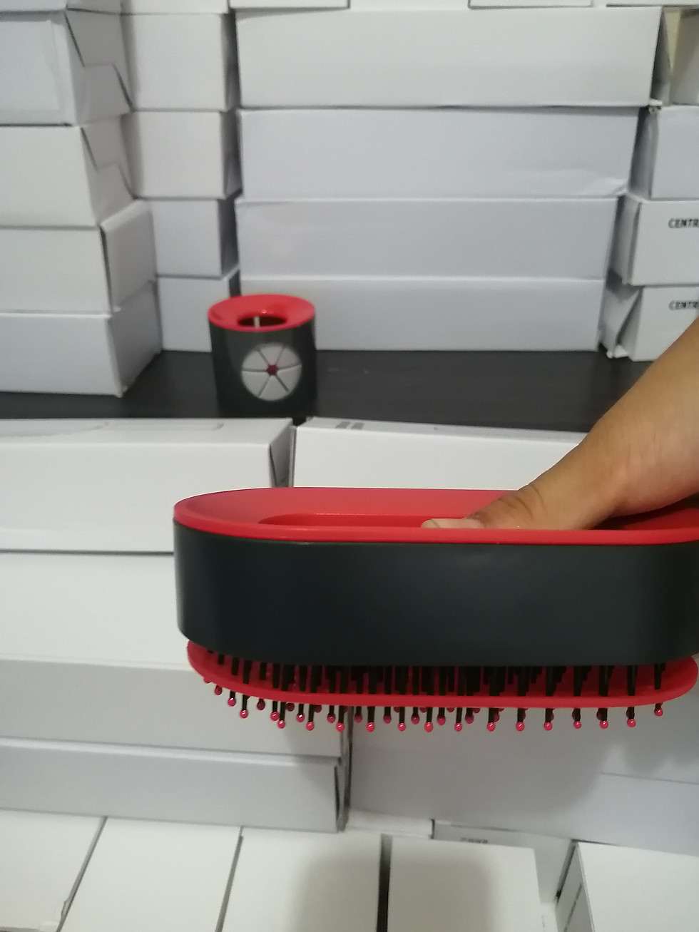 Thumbnail: Self-Cleaning Professional Comb (With Handle Gift)