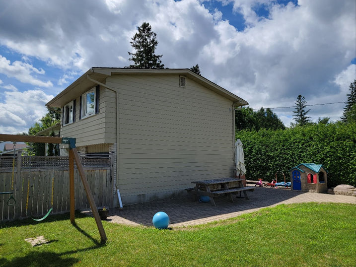 Lagois Design Build Renovate Exterior Renovation Ottawa - Before pics