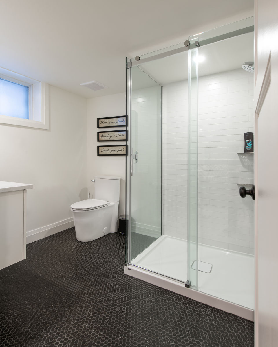 Lagois Bathroom Renovation Ottawa Glebe