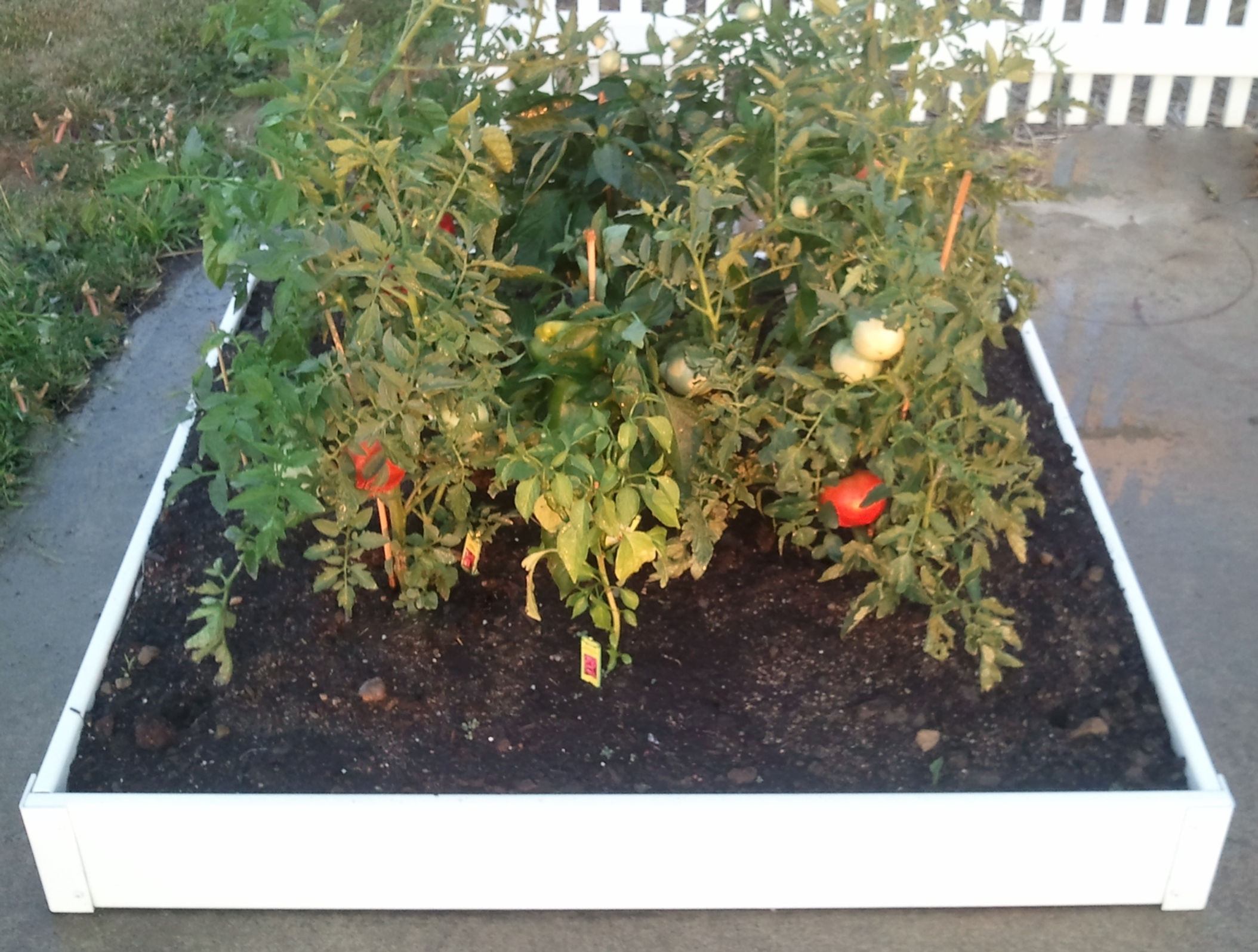 Handy Bed 4 x 4 Stack-able, White, Vinyl, Raised Garden Bed