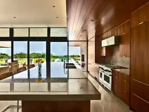 Founded in 1989, Marmol Radziner is a unique design-build practice led by architects.