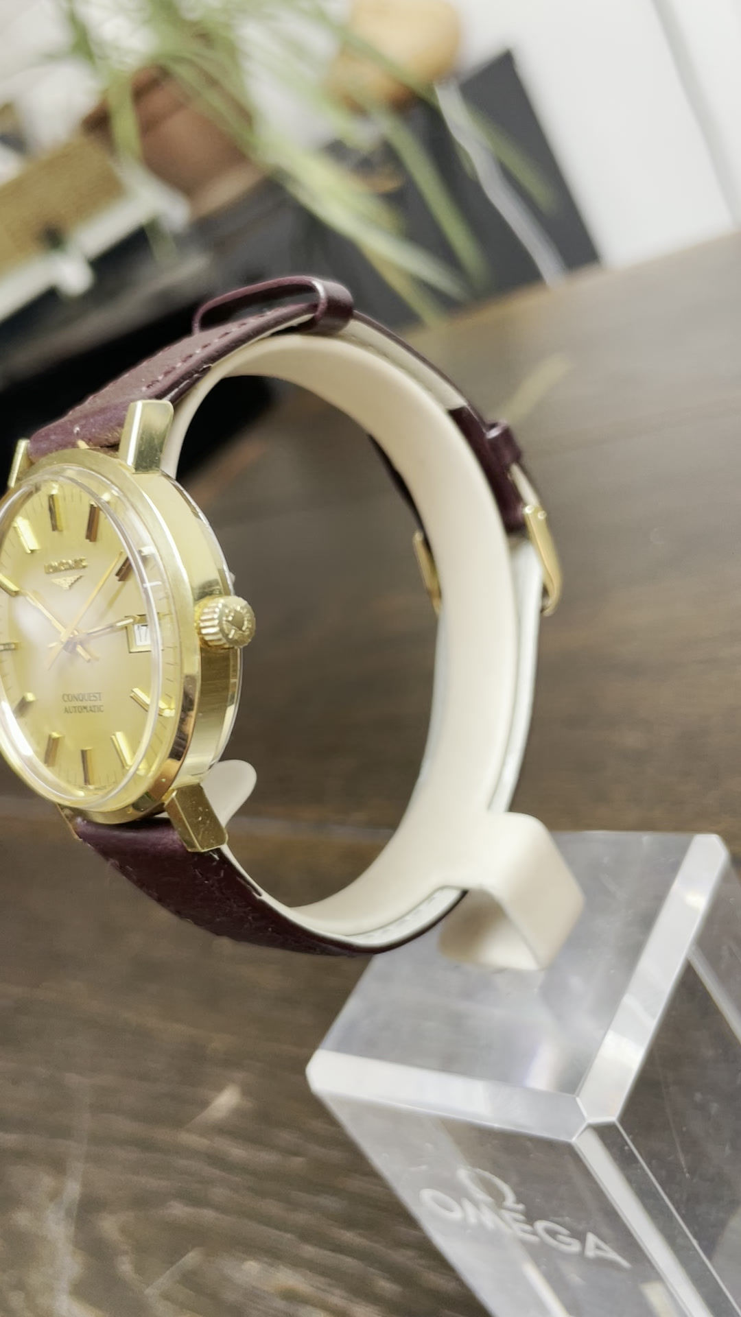 Longines Conquest  Watch  CAL 633.1  35mm 1977 Presentation Wa