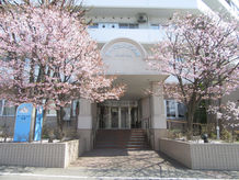 ラークヒルズ札幌~エントランス~春