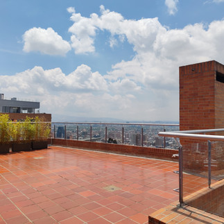 EXCEPCIONAL PENTHOUSE EN VENTA  3 HABITACIONES, 3 BAÑOS, 2 GARAJES, DEPÓSITO  EL CASTILLO - CHAPINERO - BOGOTÁ