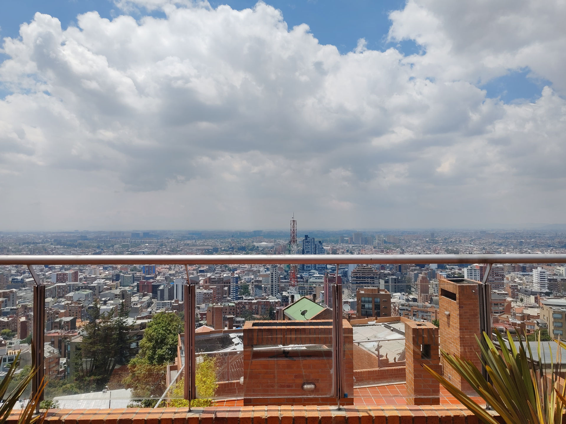 EXCEPCIONAL PENTHOUSE EN VENTA  3 HABITACIONES, 3 BAÑOS, 2 GARAJES, DEPÓSITO  EL CASTILLO - CHAPINERO - BOGOTÁ