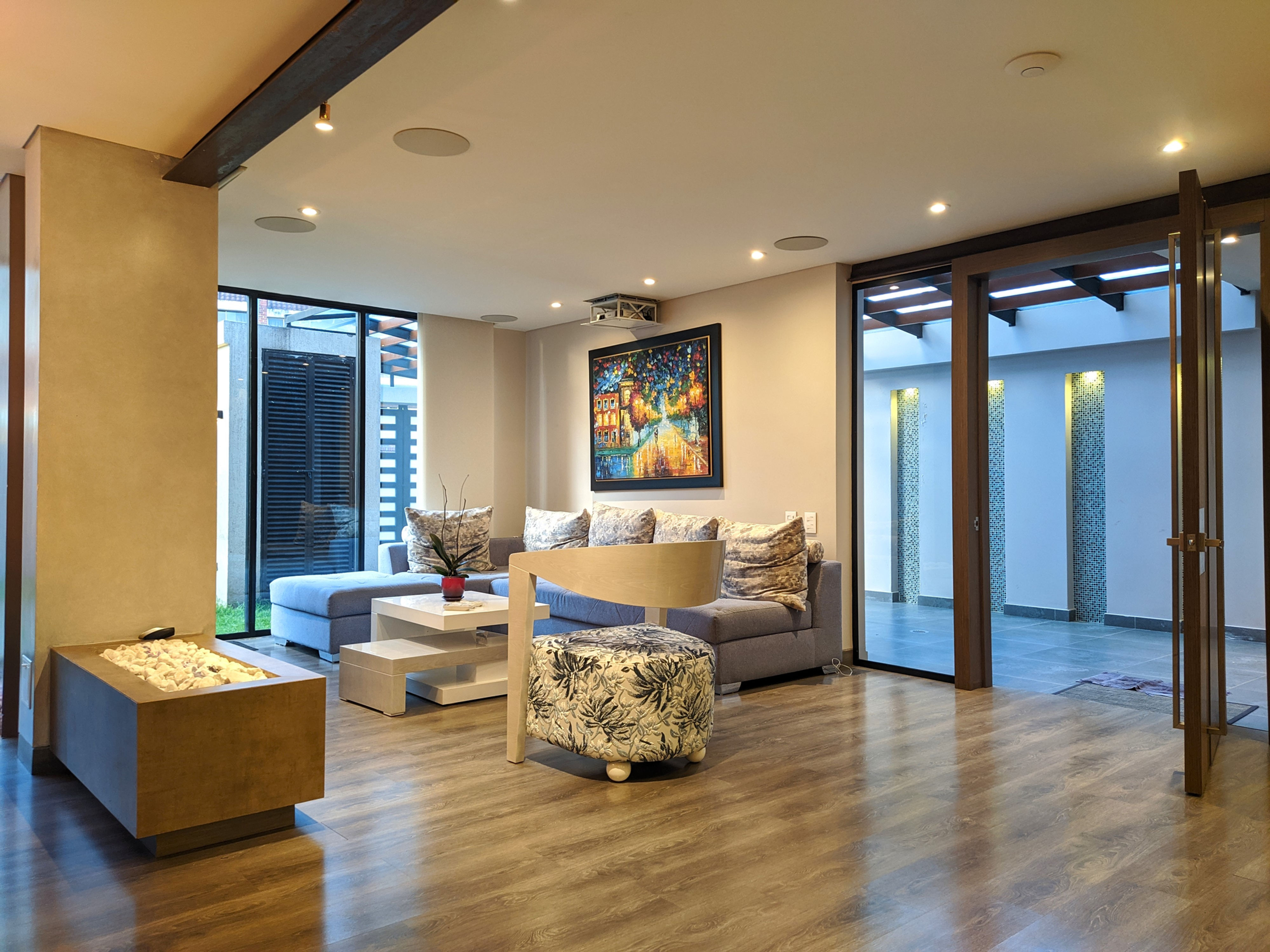 REMODELED HOUSE FOR SALE | 4 BEDROOMS, 6 BATHS, 2 OFFICES, 2 GARAGES