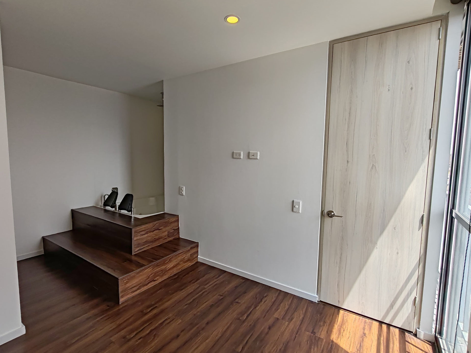 APARTAMENTO PENTHOUSE EN VENTA. 2 HABITACIONES, 1.5 BAÑOS, 2 GARAJES, DEPÓSITO. BOSQUE CALDERÓN - CHAPINERO - BOGOTÁ