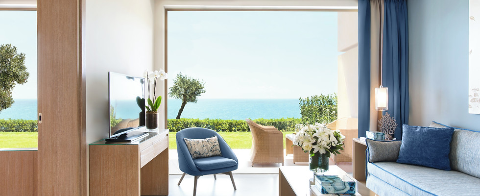 Ikos Oceania One Bedroom Family Suite private garden_2880x1919.jpg